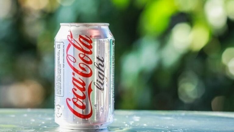 hoc-duoc-gi-qua-6-chien-luoc-marketing-thanh-cong-cua-coca-cola-1